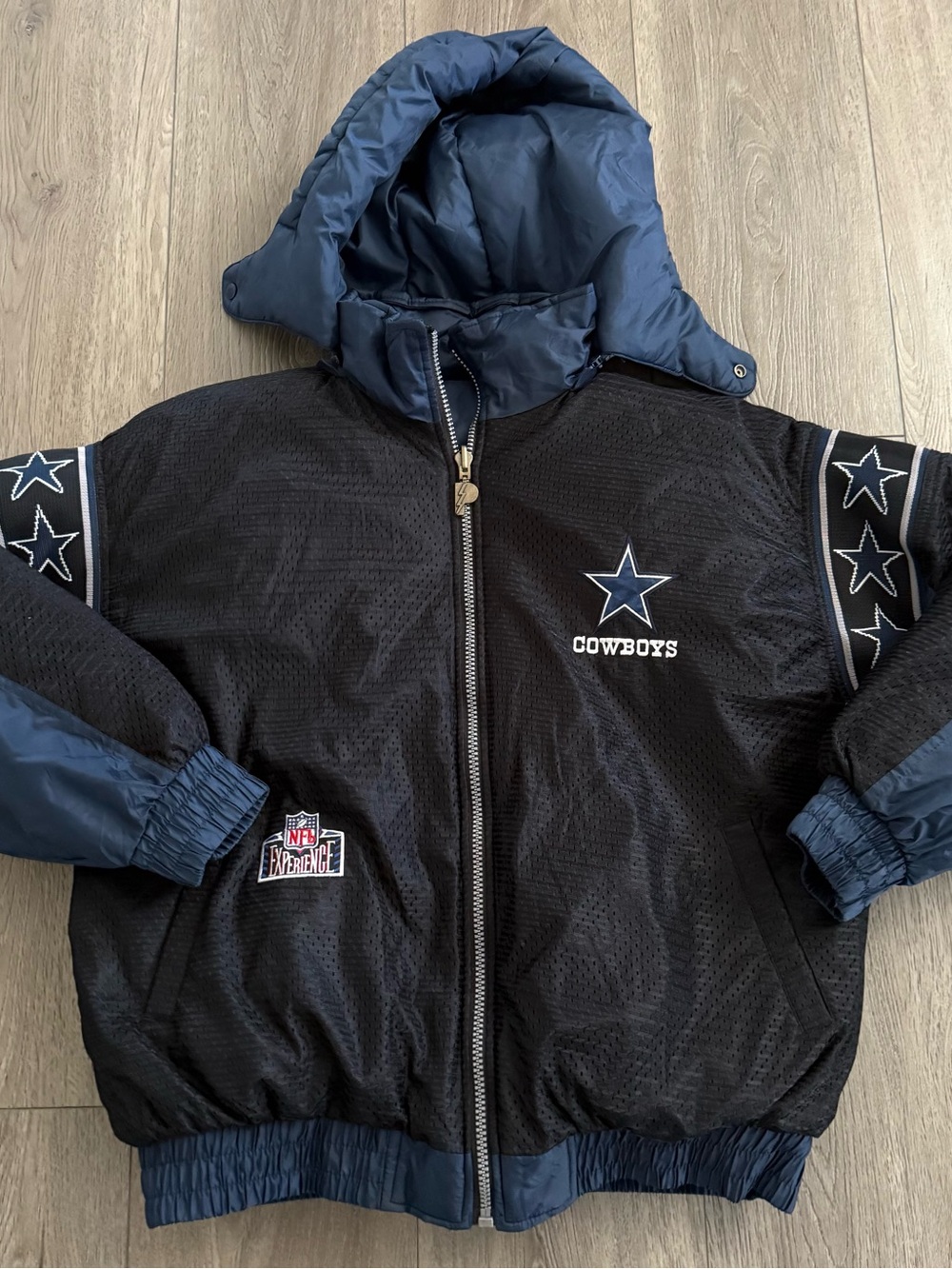 NFL Dallas Cowboys men’s Hooded Puffer Jacket in Navy and Black size 2Xl